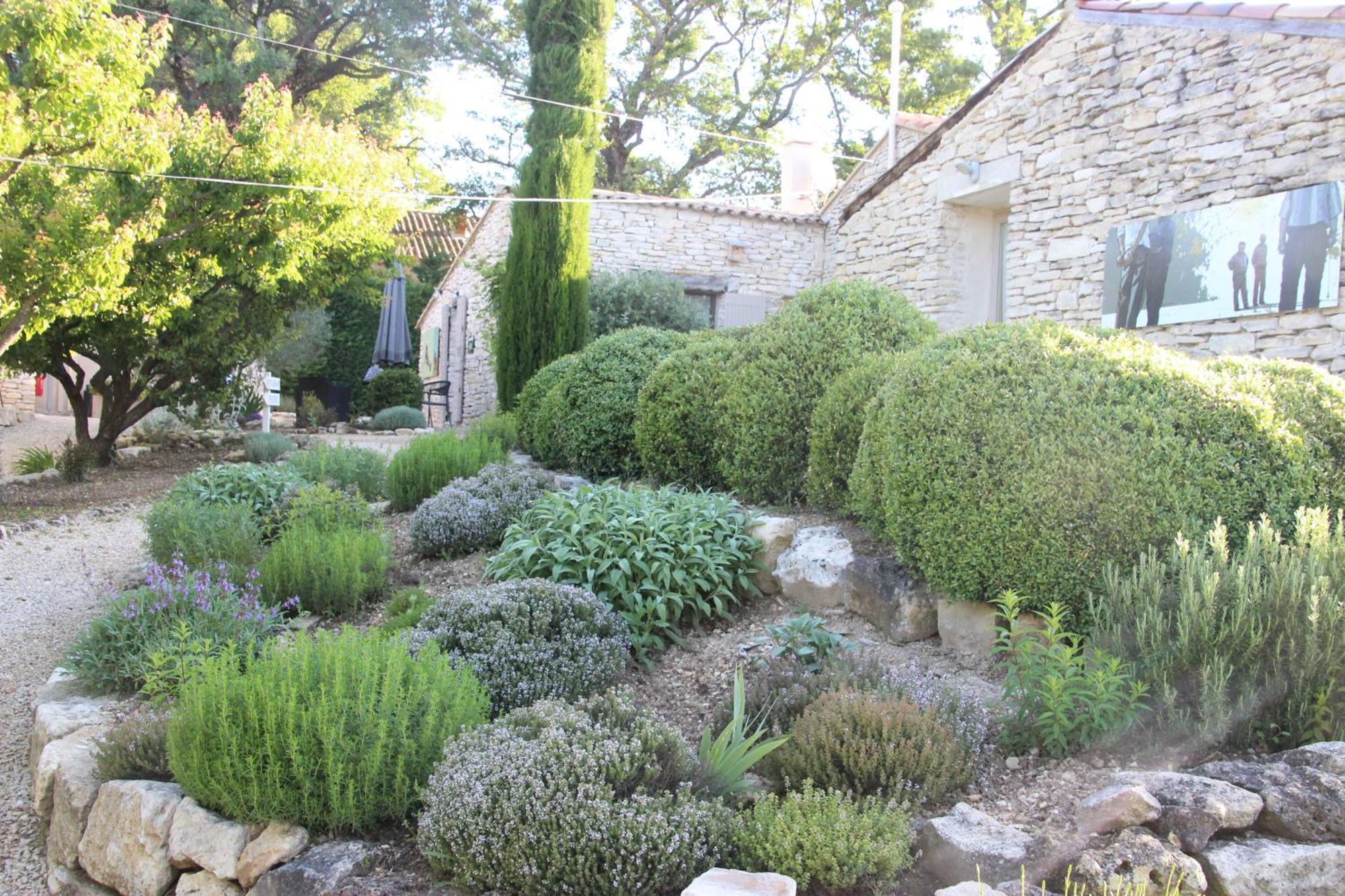 Le Hameau Fleur De Pierres , Chambre , Gite Et Table D'Hotes Murs  Exterior photo