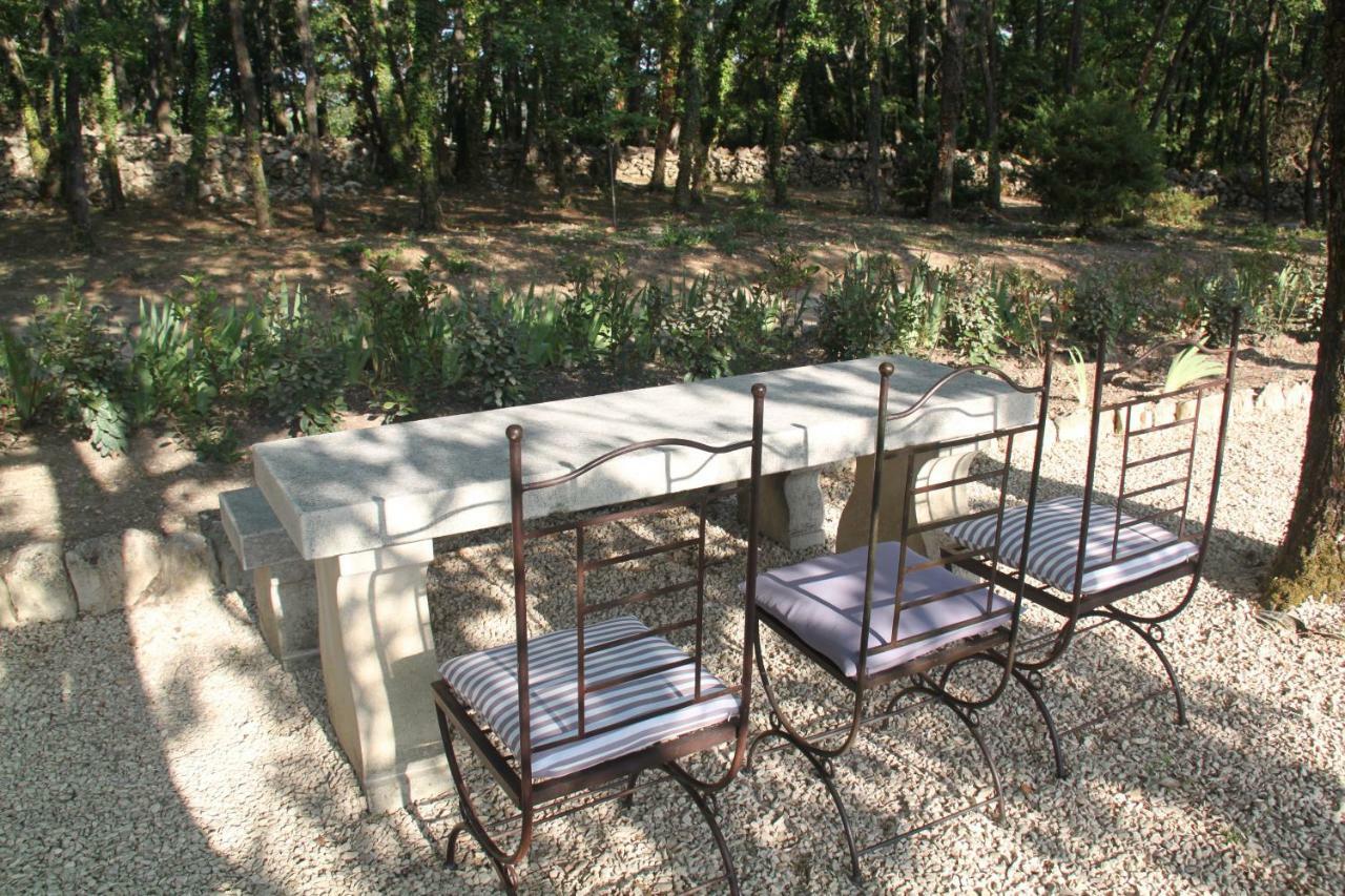 Le Hameau Fleur De Pierres , Chambre , Gite Et Table D'Hotes Murs  Exterior photo